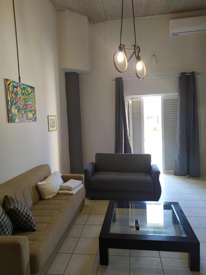 One Bedroom Apartment with Pool View - Split Level